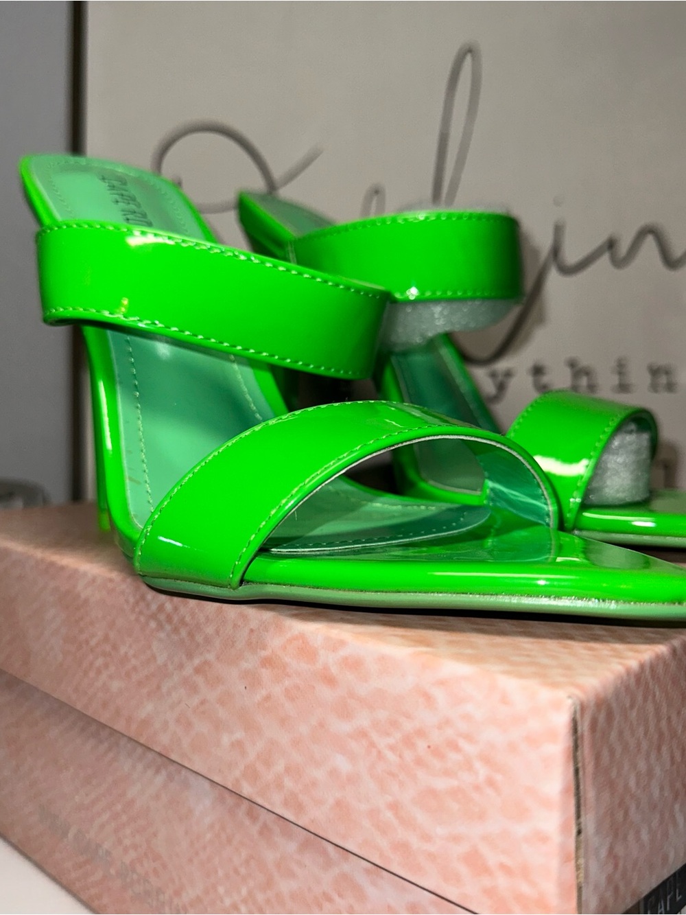Cape Robbin Sangria Neon Green Stiletto Heels Size 7 NIB w/ Box